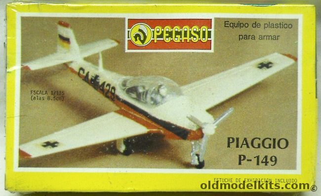 Pegaso 1/135 Piaggio P-149 - (ex Lindberg ex Busch), 108 plastic model kit